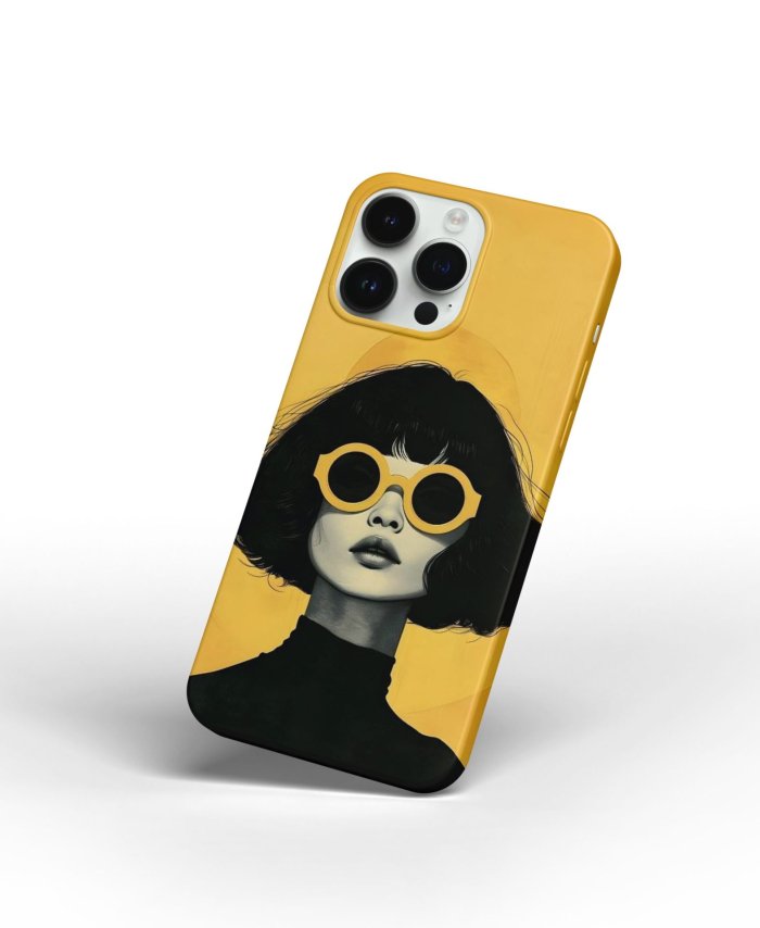 Coque iPhone design moderne - Portrait féminin tendance avec fond jaune – Image 4